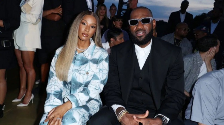 夸梅：为何詹姆斯之前从未谈过婚姻不易？任由别人给他编完美人设